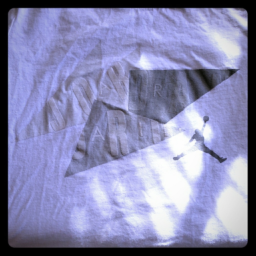 Boys Jordan Tshirt size S